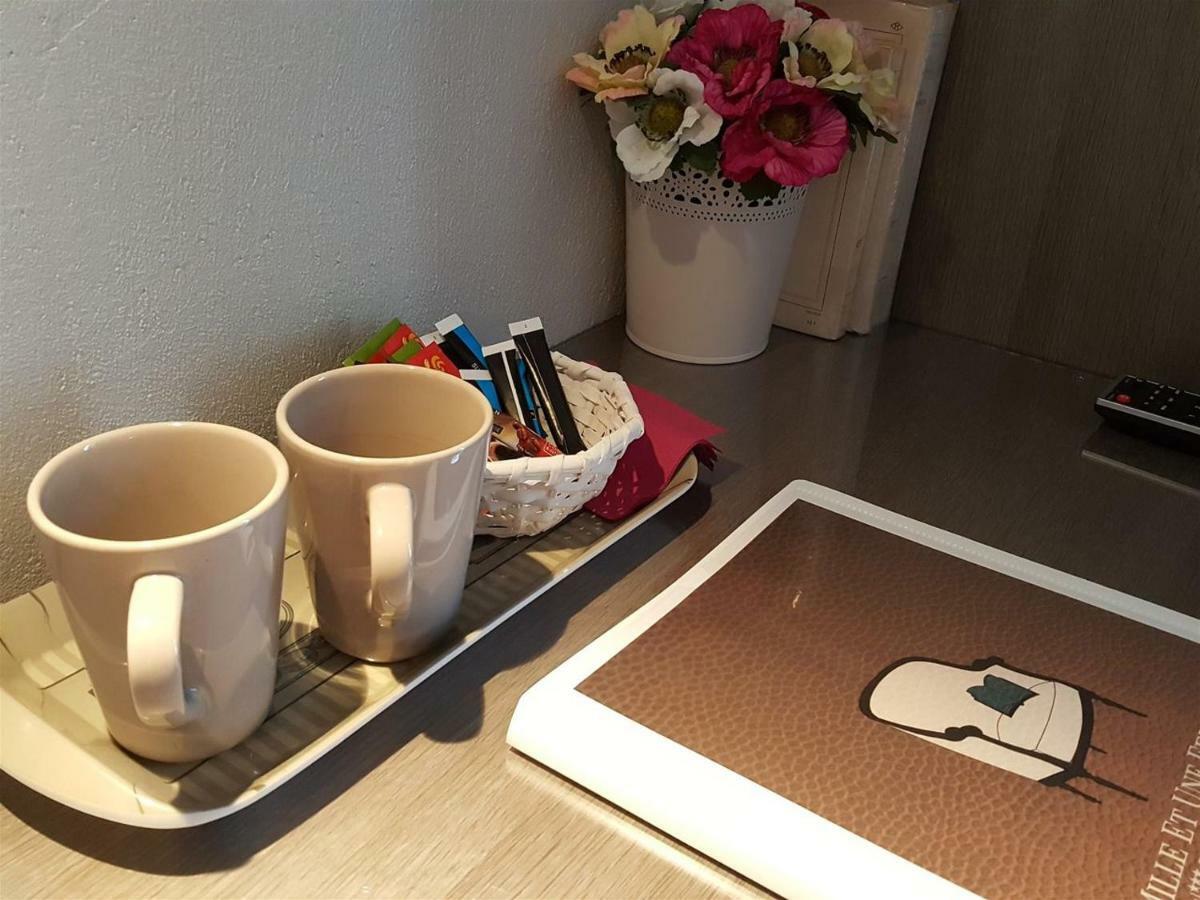Hotel Mille Et Une Feuilles ラ・シャリテ エクステリア 写真