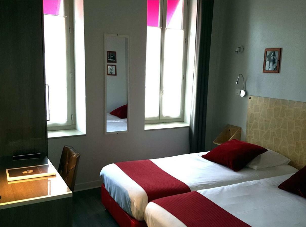 Hotel Mille Et Une Feuilles ラ・シャリテ エクステリア 写真